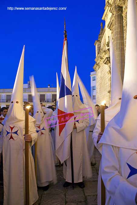 Bandera trinitaria de la Hermandad de Humildad y Paciencia