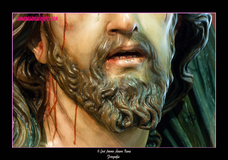 Detalle de la boca y barba de Nuestro Padre Jesús de la Salud