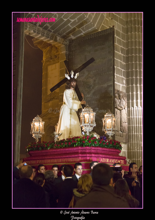 Traslado de Nuestro Padre Jesús de la Salud a la Santa Iglesia Catedral con motivo de la erección canónica como Hermandad de Penitencia (11 de enero de 2013)