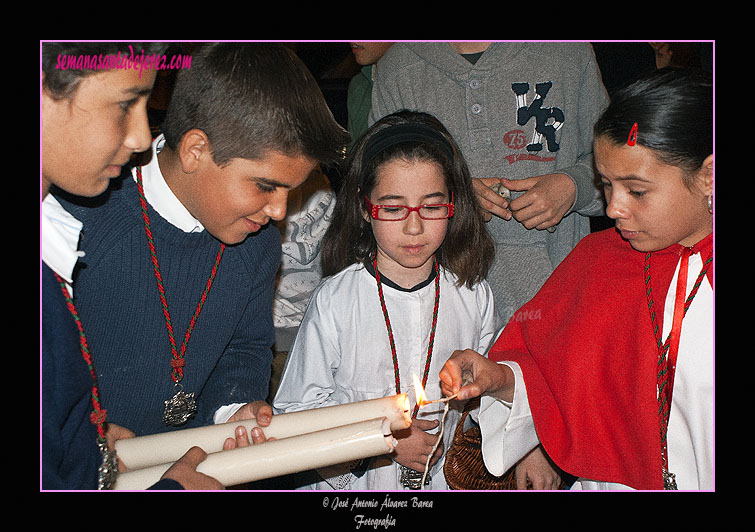 Niños acompañantes de la Agrupación Parroquial de Nuestro Padre Jesús de la Salud