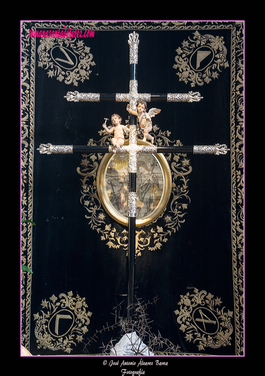 Cruz de Guía de la Hermandad de la Sagrada Mortaja