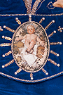 Detalle de los bordados de la saya de Nuestra Señora Reina de los Ángeles