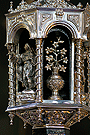Detalle de un cirial de la Hermandad de la Sagrada Mortaja