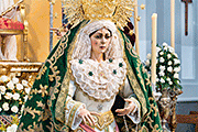 Besamanos de María Santísima de la Esperanza Macarena (Iglesia de la Santísima Trinidad - Málaga). 18 de diciembre de 2013