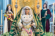 Besamanos de María Santísima de la Esperanza Macarena (Iglesia de la Santísima Trinidad - Málaga). 18 de diciembre de 2013