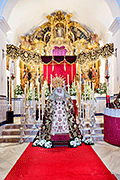 Besapiés del Santísimo Cristo Yacente (María Santísima de las Angustias) (Iglesia de Nuestra Señora del Carmen - Sanlúcar de Barrameda (Cádiz) - 2 de noviembre de 2014