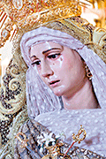 Besapiés del Santísimo Cristo Yacente (María Santísima de las Angustias) (Iglesia de Nuestra Señora del Carmen - Sanlúcar de Barrameda (Cádiz) - 2 de noviembre de 2014