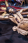 Besapiés del Santísimo Cristo de Descendimiento (Iglesia de San Lorenzo) (Cádiz). 4 de abril de 2014