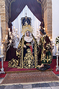 Besamanos de María Santísima de la Trinidad, con motivo del Triduo Eucarístico con motivo de la Festividad de la Santísima Trinidad, durante los dias del mismo (Iglesia de Sagrario de la Santa Cruz (Catedral Vieja) - Cádiz). 11, 12 y 13 de junio de 2014