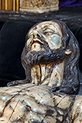 Besapiés del Santísimo Cristo Yacente (Iglesia Mayor Prioral) (El Puerto de Santa María (Cádiz). 2 de noviembre de 2013