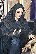 Besapiés del Santísimo Cristo Yacente (Iglesia Mayor Prioral) (El Puerto de Santa María (Cádiz). 2 de noviembre de 2013