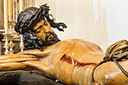 Besapiés del Santísimo Cristo Yacente (Iglesia Mayor Prioral) (El Puerto de Santa María (Cádiz). 2 de noviembre de 2013