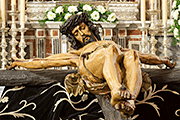 Besapiés del Santísimo Cristo Yacente (Iglesia Mayor Prioral) (El Puerto de Santa María (Cádiz). 2 de noviembre de 2013