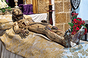 Besapiés del Santísimo Cristo Yacente (Iglesia del Sagrario de la Santa Cruz (Catedral Vieja) - Cádiz) - 31 de octubre de 2014