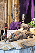 Besapiés del Santísimo Cristo Yacente (Iglesia del Sagrario de la Santa Cruz (Catedral Vieja) - Cádiz) - 31 de octubre de 2014