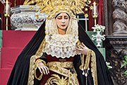 Besapiés del Santísimo Cristo Yacente (Iglesia Mayor Prioral) (El Puerto de Santa María (Cádiz). 16 de marzo de 2014
