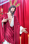 Besapiés del Santísimo Cristo Yacente (Iglesia Mayor Prioral) (El Puerto de Santa María (Cádiz). 2 de noviembre de 2013