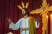 Besapiés del Santísimo Cristo Resucitado (Iglesia de San Francisco) (Sanlúcar de Barrameda (Cádiz). 2 de marzo de 2014.