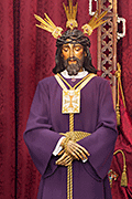 Besapiés de Nuestro Padre Jesús Cautivo (Iglesia de Nuestra Señora de los Desamparados). 7 de marzo de 2014.