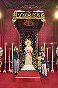 Besamanos de María Santísima de los Dolores (Iglesia de la Santísima Trinidad) (Sanlúcar de Barrameda - Cádiz). Viernes de Dolores, 11 de abril de 2014