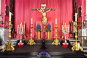Besapiés del Santísimo Cristo de la Expiración (Iglesia de San Nicolás de Bari) (Sanlúcar de Barrameda - Cádiz). Viernes de Dolores, 11 de abril de 2014