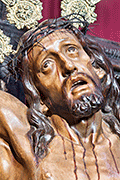 Besapiés del Santísimo Cristo de la Expiración (Iglesia de San Nicolás de Bari) (Sanlúcar de Barrameda - Cádiz). Viernes de Dolores, 11 de abril de 2014