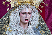 Besamanos de María Santísima de los Desamparados, con motivo de su Bendición el día anterior (Iglesia de Nuestra Señora de los Ángeles y San Sebastián Mártir) (Sanlúcar de Barrameda - Cádiz). 25 de mayo de 2014