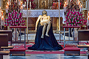 Besapiés del Santísimo Cristo de la Caridad (Capilla de San Juan Bautista - Rota (Cádiz) - 1 de noviembre de 2014