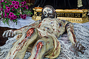 Misa de Difuntos y Besapiés del Santísimo Cristo Yacente (Iglesia de San Francisco - Sanlúcar de Barrameda (Cádiz)