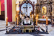 Besapiés del Santísimo Cristo de la Redención descendido de la Cruz en su Traslado al Sepulcro (Iglesia Mayor de San Pedro y San Pablo) (San Fernando - Cádiz). 5 de abril de 2014
