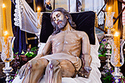 Besapiés del Santísimo Cristo de la Redención descendido de la Cruz en su Traslado al Sepulcro (Iglesia Mayor de San Pedro y San Pablo) (San Fernando - Cádiz). 5 de abril de 2014