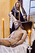 Besapiés del Santísimo Cristo de la Redención descendido de la Cruz en su Traslado al Sepulcro (Iglesia Mayor de San Pedro y San Pablo) (San Fernando - Cádiz). 5 de abril de 2014