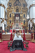 Besapiés del Santísimo Cristo Yacente (Iglesia Conventual de Nuestra Señora del Carmen) (San Fernando - Cádiz). 6 de abril de 2014