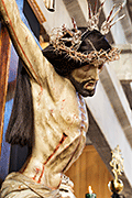Besapiés del Santísimo Cristo de la Vera-Cruz (Iglesia del Santo Cristo) (San Fernando - Cádiz). 6 de abril de 2014