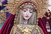 Besamanos de María Santísima de las Angustias (Iglesia de la Sagrada Familia) (San Fernando - Cádiz). 6 de abril de 2014