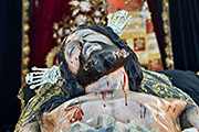 Besapiés del Santísimo Cristo Yacente (Iglesia Conventual de la Victoria) (Puerto Real - Cádiz). 30 de marzo de 2014