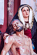Besapiés del Santísimo Cristo de la Misericordia en su Traslado al sepulcro (Iglesia Prioral de San Sebastián) (Puerto Real - Cádiz). 30 de marzo de 2014