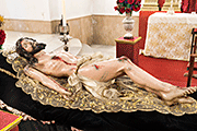 Besapiés del Santísimo Cristo Yacente (Iglesia Conventual de la Victoria) (Puerto Real - Cádiz). 30 de marzo de 2014
