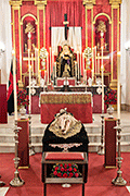 Besapiés del Santísimo Cristo Yacente (Iglesia Conventual de la Victoria) (Puerto Real - Cádiz). 30 de marzo de 2014
