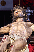 Besapiés extraordinario del Santísimo Cristo del Perdón en la Iglesia de Santa Ana con motivo del 50º aniversario de la Hermandad (20 de febrero de 2013)