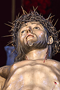 Besapiés extraordinario del Santísimo Cristo del Perdón en la Iglesia de Santa Ana con motivo del 50º aniversario de la Hermandad (20 de febrero de 2013)