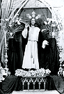 Imagen de Cristo Rey en la Entrada Triunfal de Jerusalen. El ingenio de Tomás Chaveli hizo posible que la imagen se pueda adaptar al Altar - en pié - o sobre la borriquita para la salida procesional (Foto: Anónima).