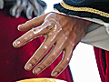 Mano izquierda de San Juan (Paso de Misterio de Cristo Rey en su Entrada Triunfal en Jerusalén)