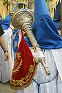 Nazareno con bocina de la Hermandad de Cristo Rey en su Triunfal Entrada en Jerusalén