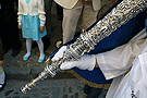 Detalle de una bocina de la Hermandad de Cristo Rey en su Triunfal Entrada en Jerusalén