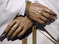Manos de Nuestro Padre Jesus del Consuelo en el Desprecio de Herodes