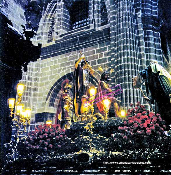 La Virgen llamada entonces de la Mayor Aflicción, primitva imagen de la Hermandad de la Coronación, en su capilla de los Desamparados en 1926 (Foto:Anónimo)
