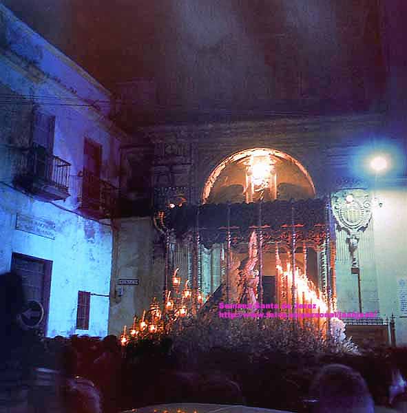 1975: Bodas de Oro de la Hermandad de la Coronaci&oacute;n de Espinas. Con tal motivo se traslada la Stma.Virgen de la Paz en su Mayor Aflicci&oacute;n a la Bas&iacute;lica de Nuestra Se&ntilde;ora de la Merced. Tras la celebraci&oacute;n de un Triduo y Funci&oacute;n de Instituto, el domingo 12 de octubre, se organiz&oacute; una muy solemne procesi&oacute;n para el traslado de la venerada imagen en su magnifico paso de palio, todo exornado con nardos.
