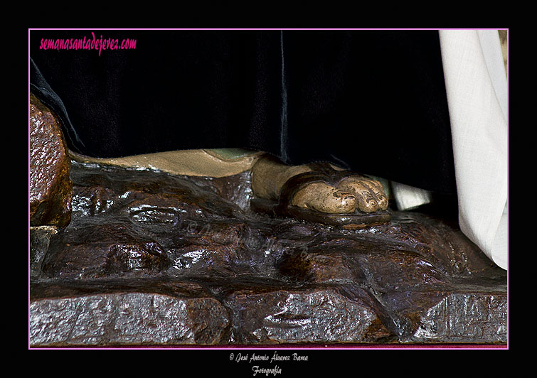 Pie izquierdo de Nuestra Señora de las Angustias