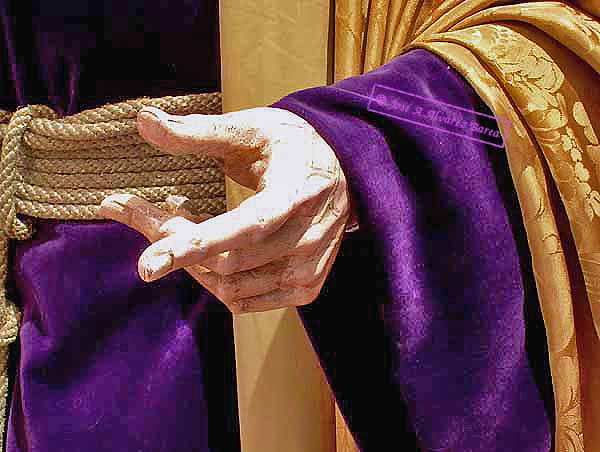 Mano izquierda del Se&ntilde;or de la Sagrada Cena con el C&aacute;liz